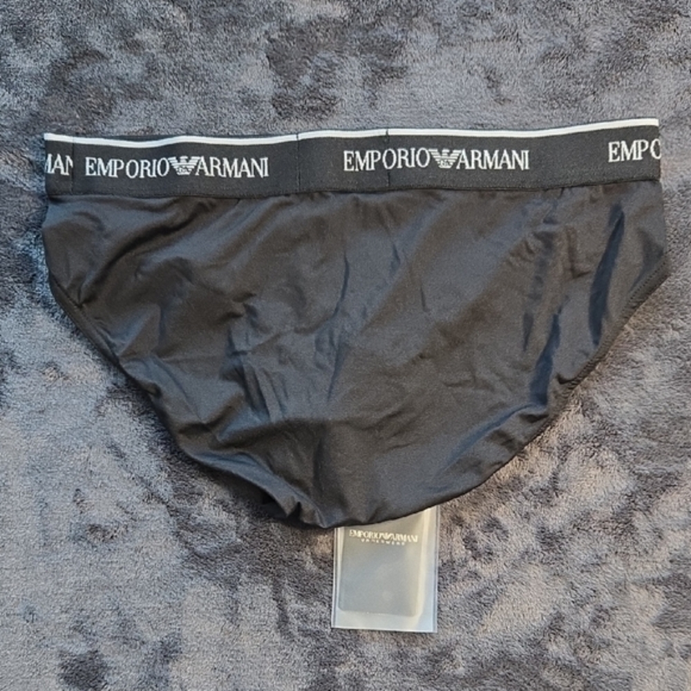Emporio Armani Black Briefs with Sleek Design - Picture 5 of 5